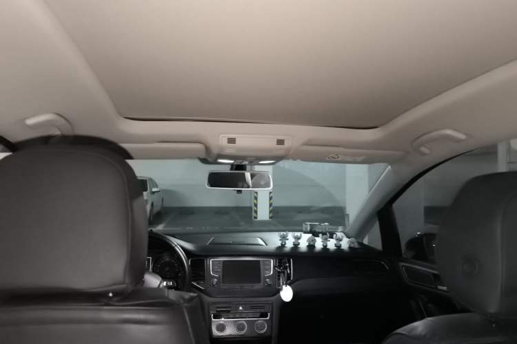 Used Volkswagen Golf Sportsvan 2016 230TSI Automatic Trend Edition Headliner