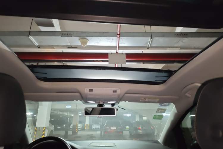 Used Volkswagen Golf Sportsvan 2016 230TSI Automatic Luxury Version Headliner