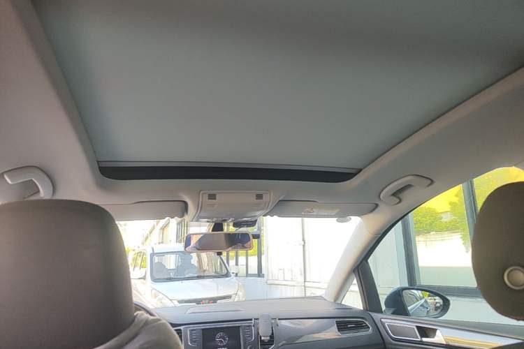 Used Volkswagen Golf Sportsvan 2016 230TSI Automatic Trend Edition Headliner