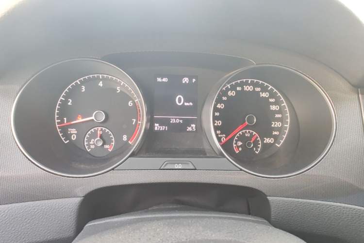 Used Volkswagen Golf Sportsvan 2016 230TSI Automatic Trend Edition Instrument Cluster
