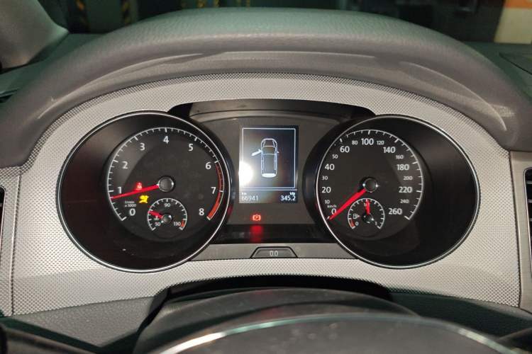 Used Volkswagen Golf Sportsvan 2016 230TSI Automatic Trend Edition Instrument Cluster