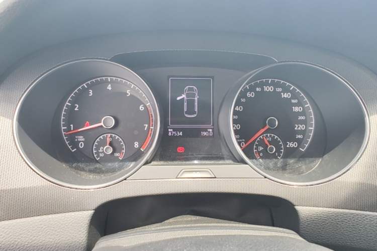 Used Volkswagen Golf Sportsvan 2016 230TSI Automatic Trend Edition Instrument Cluster