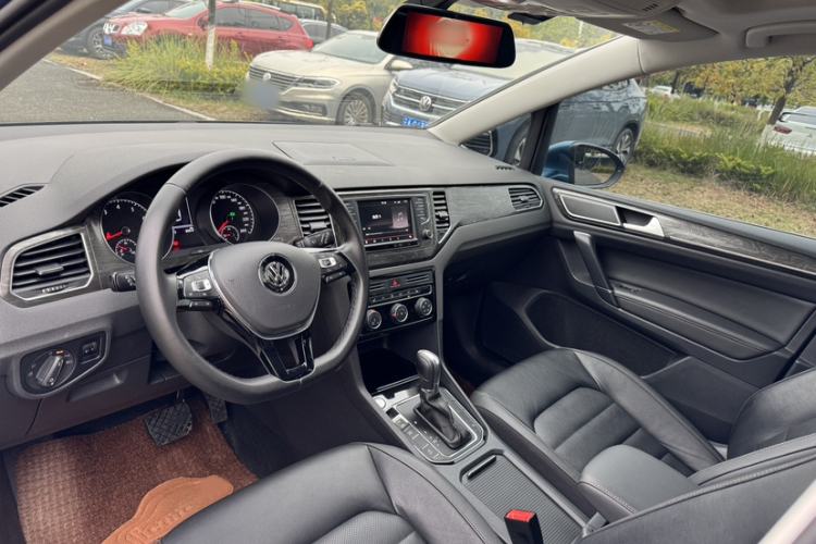 Used Volkswagen Golf Sportsvan 2016 280TSI Automatic Luxury Model Interior 1
