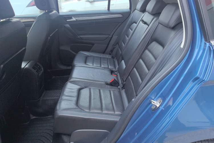 Used Volkswagen Golf Sportsvan 2016 230TSI Automatic Luxury Version Interior 1