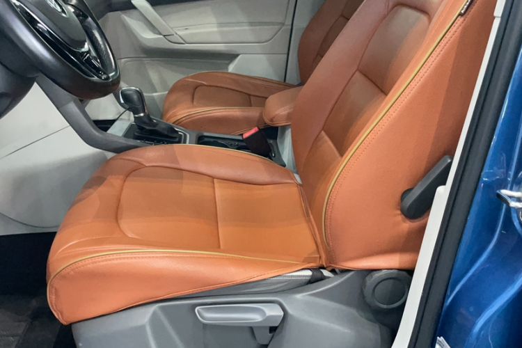 Used Volkswagen Golf Sportsvan 2016 230TSI Automatic Trend Edition Interior 3