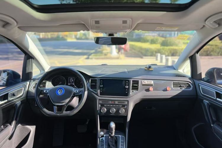 Used Volkswagen Golf Sportsvan 2016 280TSI Automatic Luxury Model Interior 3