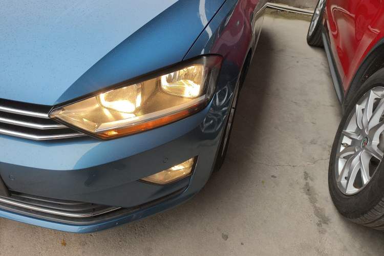 Used Volkswagen Golf Sportsvan 2016 230TSI Automatic Trend Edition Left Front Headlight