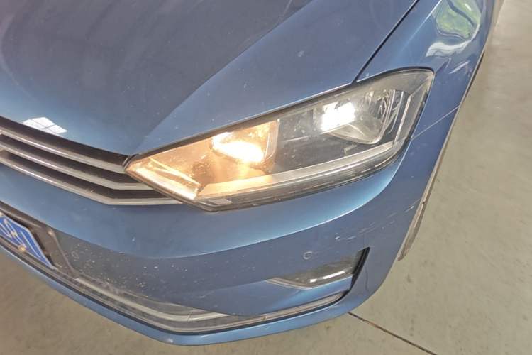 Used Volkswagen Golf Sportsvan 2016 230TSI Automatic Trend Edition Left Front Headlight