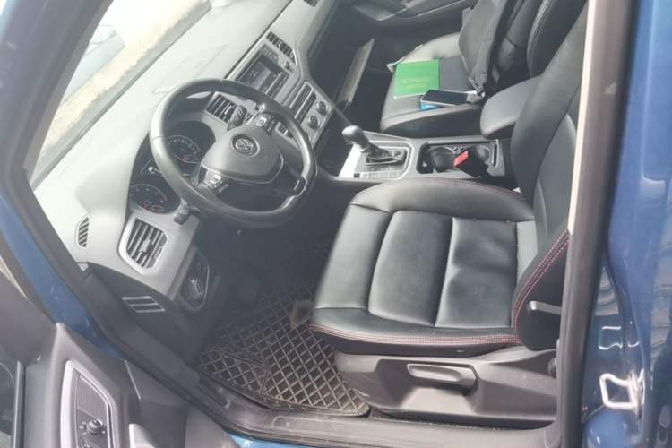 Used Volkswagen Golf Sportsvan 2016 230TSI Automatic Trend Edition Left Front Seat