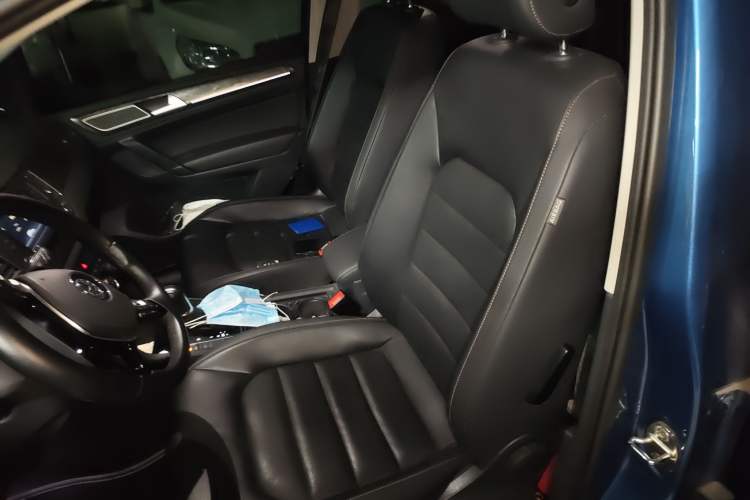 Used Volkswagen Golf Sportsvan 2016 230TSI Automatic Luxury Version Left Front Seat