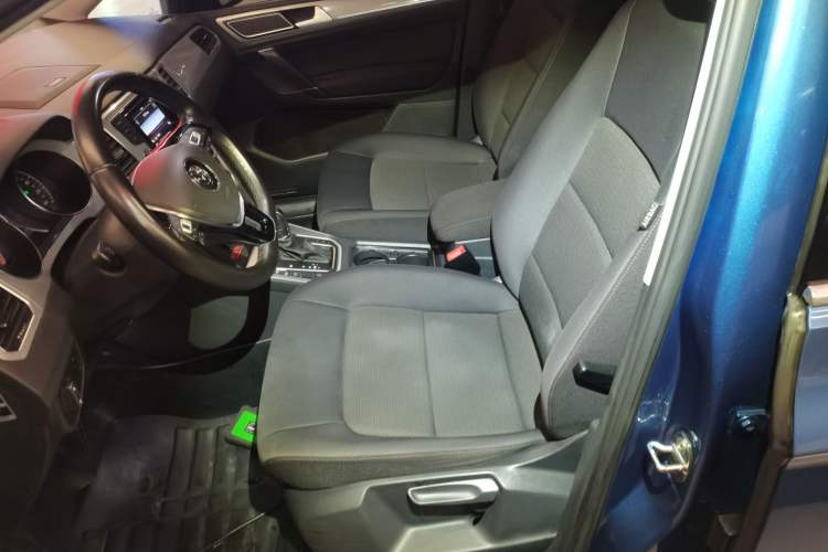 Used Volkswagen Golf Sportsvan 2016 230TSI Automatic Trend Edition Left Front Seat