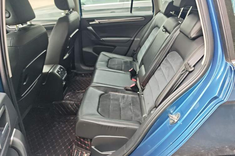 Used Volkswagen Golf Sportsvan 2016 280TSI Automatic Luxury Model Left Rear Seat