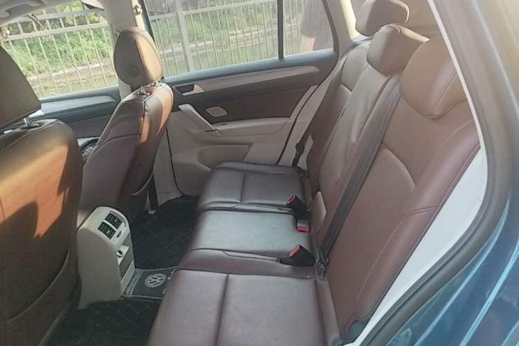 Used Volkswagen Golf Sportsvan 2016 1.6L Automatic Comfort Model Left Rear Seat