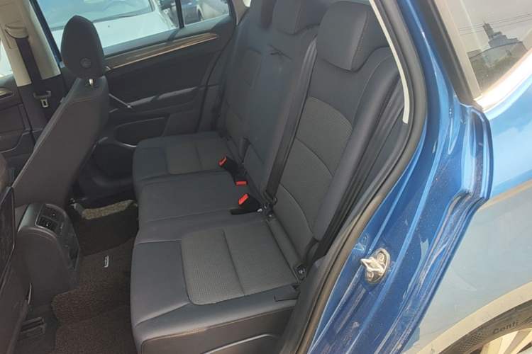 Used Volkswagen Golf Sportsvan 2016 230TSI Automatic Trend Edition Left Rear Seat