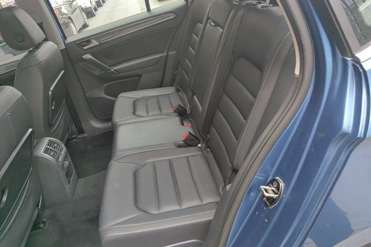Used Volkswagen Golf Sportsvan 2016 280TSI Automatic Luxury Model Left Rear Seat