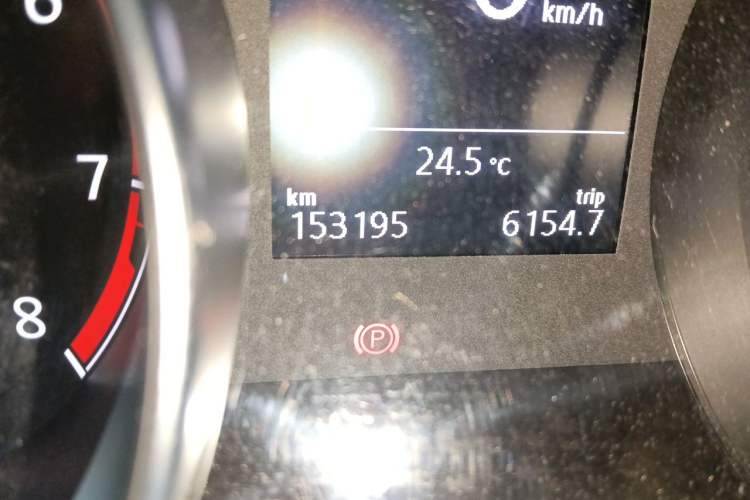 Used Volkswagen Golf Sportsvan 2016 230TSI Automatic Luxury Version Odometer Close Up