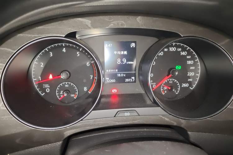Used Volkswagen Golf Sportsvan 2016 230TSI Automatic Luxury Version Odometer Close Up