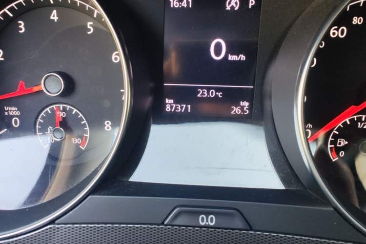 Used Volkswagen Golf Sportsvan 2016 230TSI Automatic Trend Edition Odometer Close Up