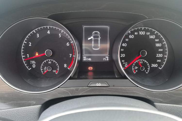 Used Volkswagen Golf Sportsvan 2016 230TSI Automatic Luxury Version Odometer Close Up