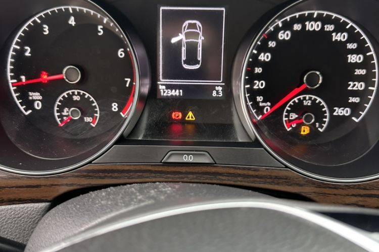 Used Volkswagen Golf Sportsvan 2016 280TSI Automatic Flagship Model Odometer Close Up