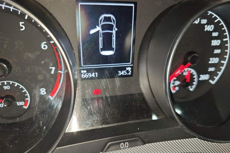 Used Volkswagen Golf Sportsvan 2016 230TSI Automatic Trend Edition Odometer Close Up
