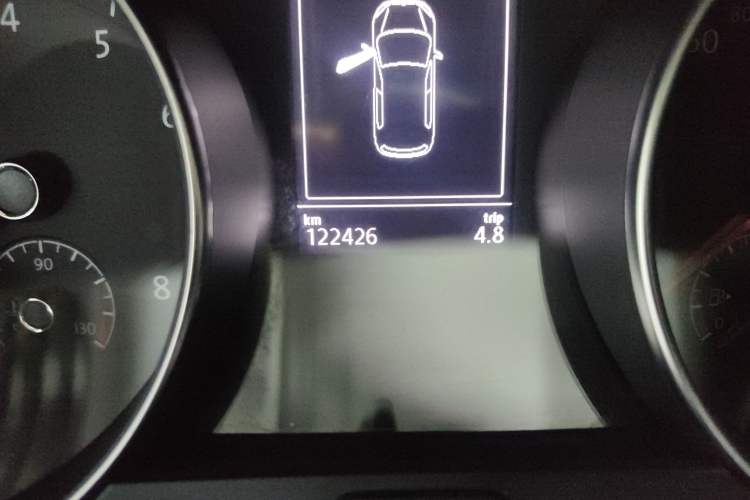 Used Volkswagen Golf Sportsvan 2016 230TSI Automatic Trend Edition Odometer Close Up