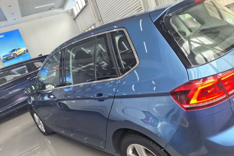 Used Volkswagen Golf Sportsvan 2016 1.6L Automatic Comfort Model Rear Left 45 Deg
