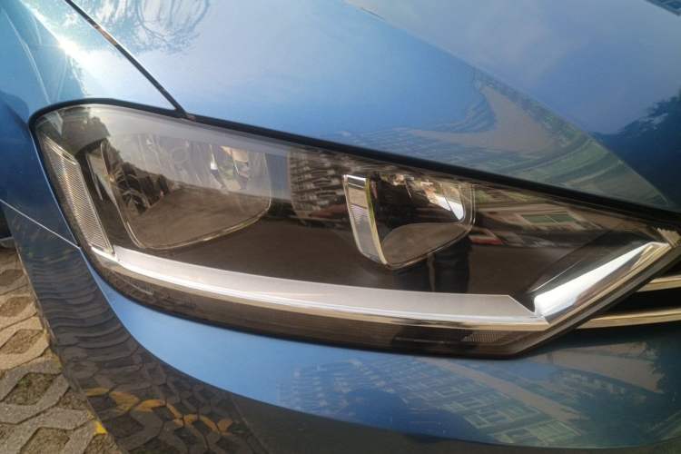 Used Volkswagen Golf Sportsvan 2016 230TSI Automatic Luxury Version Right Front Headlight