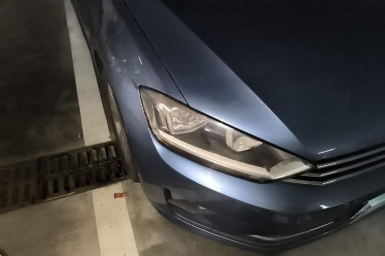 Used Volkswagen Golf Sportsvan 2016 230TSI Automatic Trend Edition Right Front Headlight