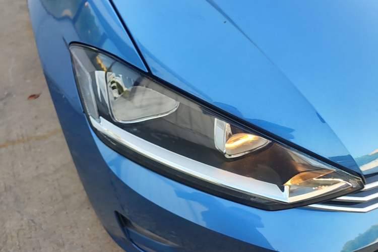 Used Volkswagen Golf Sportsvan 2016 230TSI Automatic Trend Edition Right Front Headlight