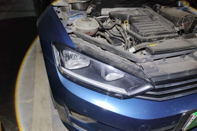 Used Volkswagen Golf Sportsvan 2016 230TSI Automatic Trend Edition Right Front Headlight
