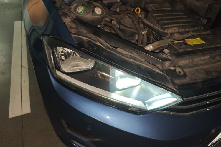 Used Volkswagen Golf Sportsvan 2016 230TSI Automatic Trend Edition Right Front Headlight