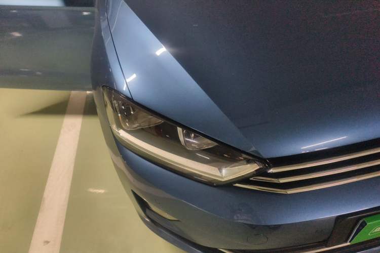 Used Volkswagen Golf Sportsvan 2016 230TSI Automatic Trend Edition Right Front Headlight