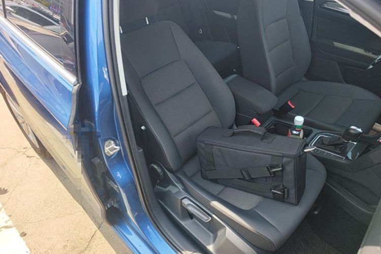 Used Volkswagen Golf Sportsvan 2016 230TSI Automatic Trend Edition Right Front Seat