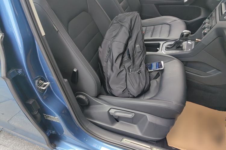 Used Volkswagen Golf Sportsvan 2016 280TSI Automatic Luxury Model Right Front Seat