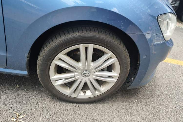 Used Volkswagen Golf Sportsvan 2016 280TSI Automatic Flagship Model Right Front Wheel Hub