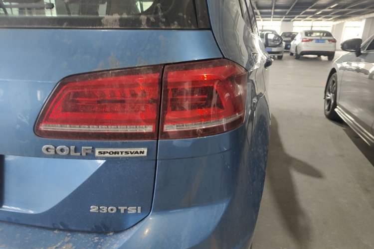 Used Volkswagen Golf Sportsvan 2016 230TSI Automatic Trend Edition Right Rear Taillight