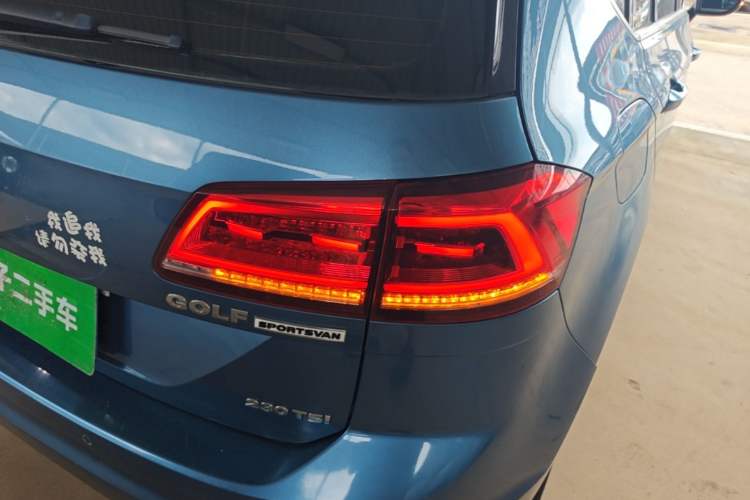 Used Volkswagen Golf Sportsvan 2016 230TSI Automatic Trend Edition Right Rear Taillight