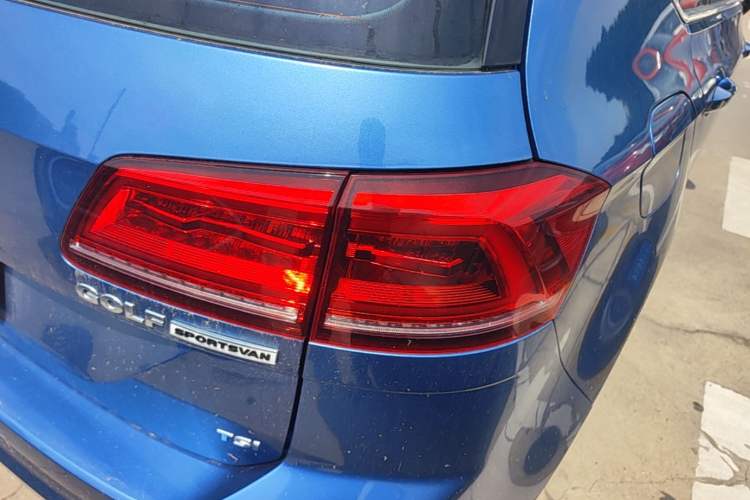 Used Volkswagen Golf Sportsvan 2016 230TSI Automatic Trend Edition Right Rear Taillight