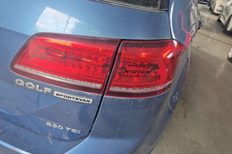 Used Volkswagen Golf Sportsvan 2016 230TSI Automatic Trend Edition Right Rear Taillight