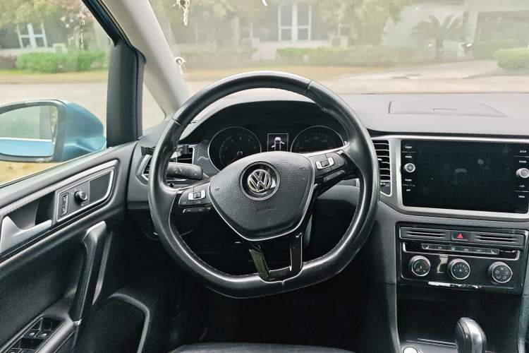 Used Volkswagen Golf Sportsvan 2016 280TSI Automatic Luxury Model Steering Wheel
