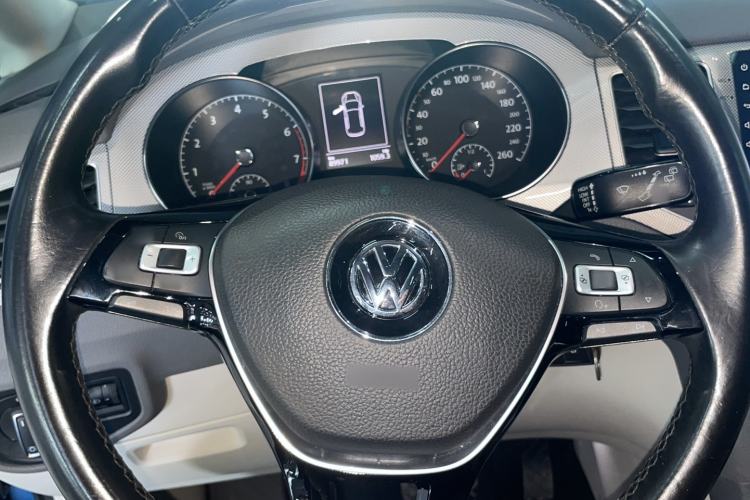 Used Volkswagen Golf Sportsvan 2016 230TSI Automatic Trend Edition Steering Wheel