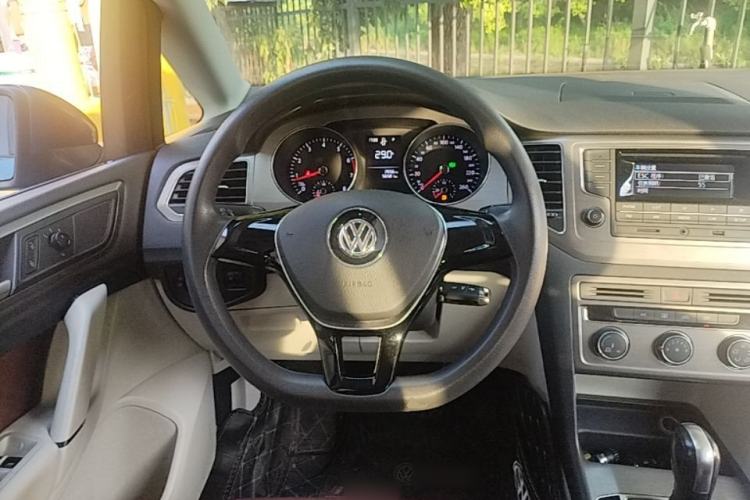 Used Volkswagen Golf Sportsvan 2016 1.6L Automatic Comfort Model Steering Wheel