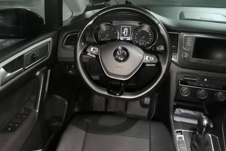 Used Volkswagen Golf Sportsvan 2016 230TSI Automatic Trend Edition Steering Wheel