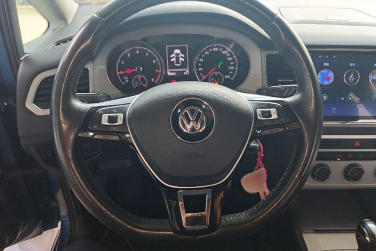 Used Volkswagen Golf Sportsvan 2016 230TSI Automatic Trend Edition Steering Wheel