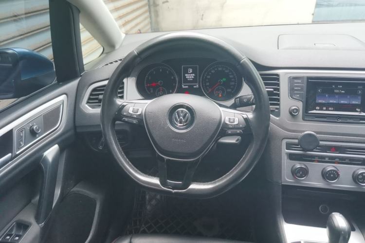 Used Volkswagen Golf Sportsvan 2016 230TSI Automatic Trend Edition Steering Wheel