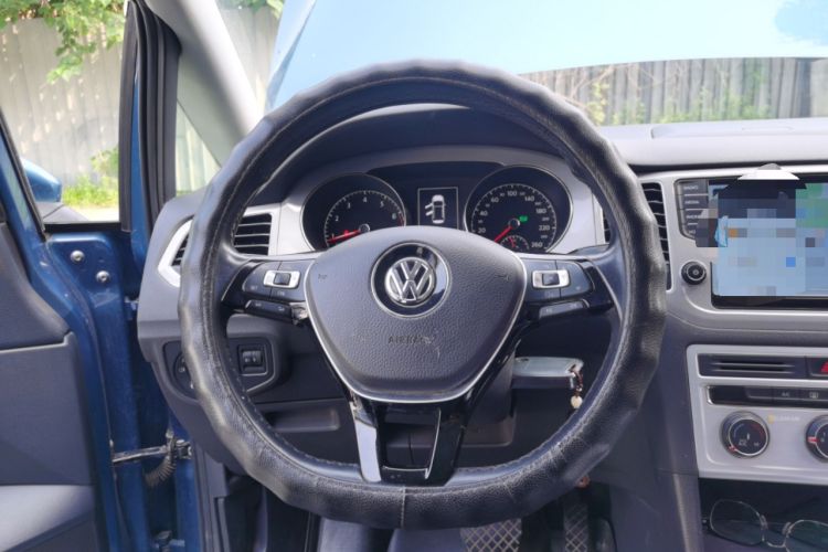 Used Volkswagen Golf Sportsvan 2016 230TSI Automatic Trend Edition Steering Wheel