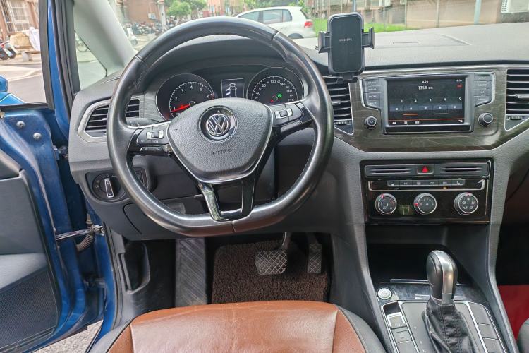 Used Volkswagen Golf Sportsvan 2016 280TSI Automatic Luxury Model Steering Wheel