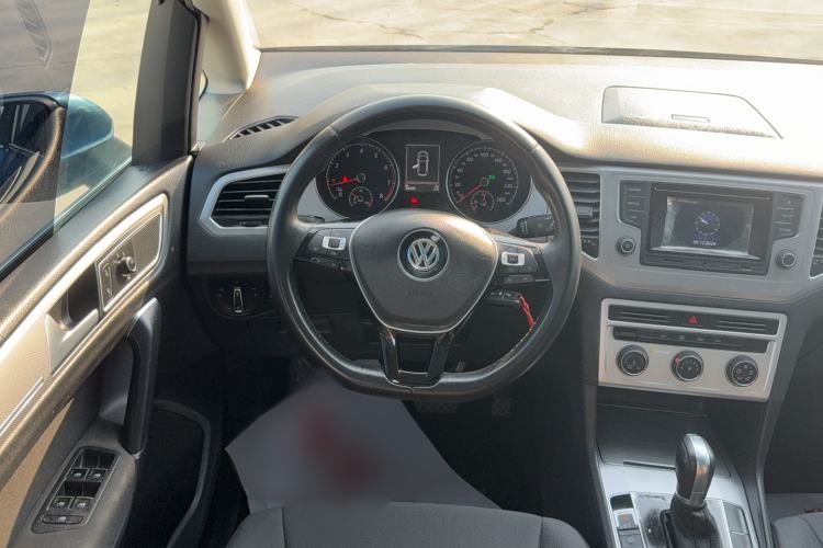 Used Volkswagen Golf Sportsvan 2016 230TSI Automatic Trend Edition Steering Wheel