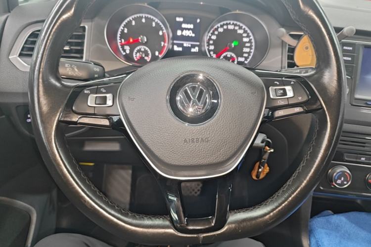 Used Volkswagen Golf Sportsvan 2016 230TSI Automatic Trend Edition Steering Wheel